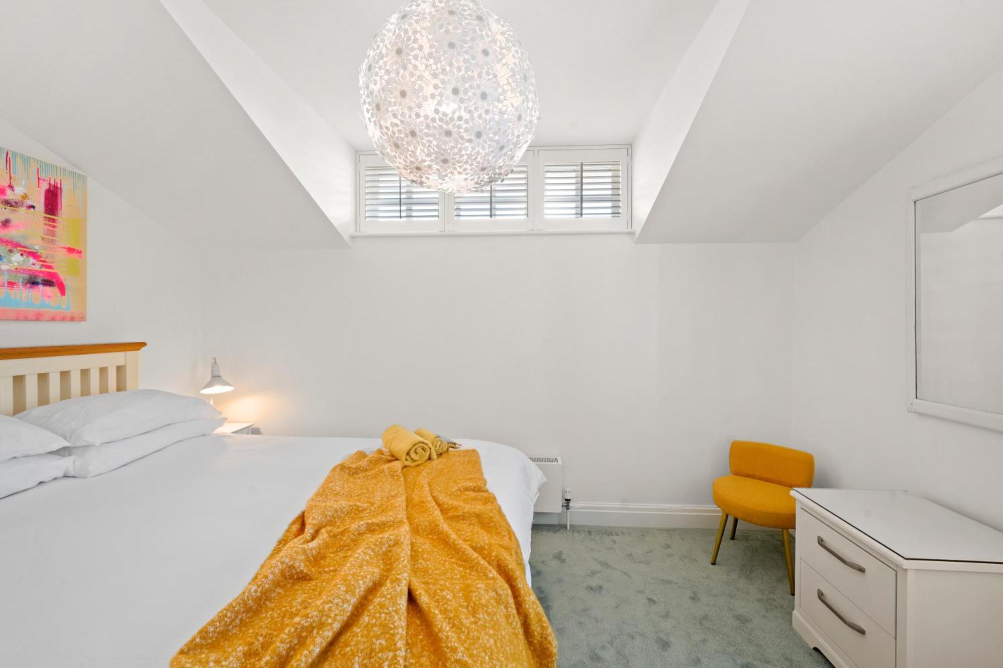 3 Bedroom Mews Home - Clapham Common - Free Private Parking - Sleeps 5 - Newly Refurbished - Sweetpea & Pillow Properties London Eksteriør bilde