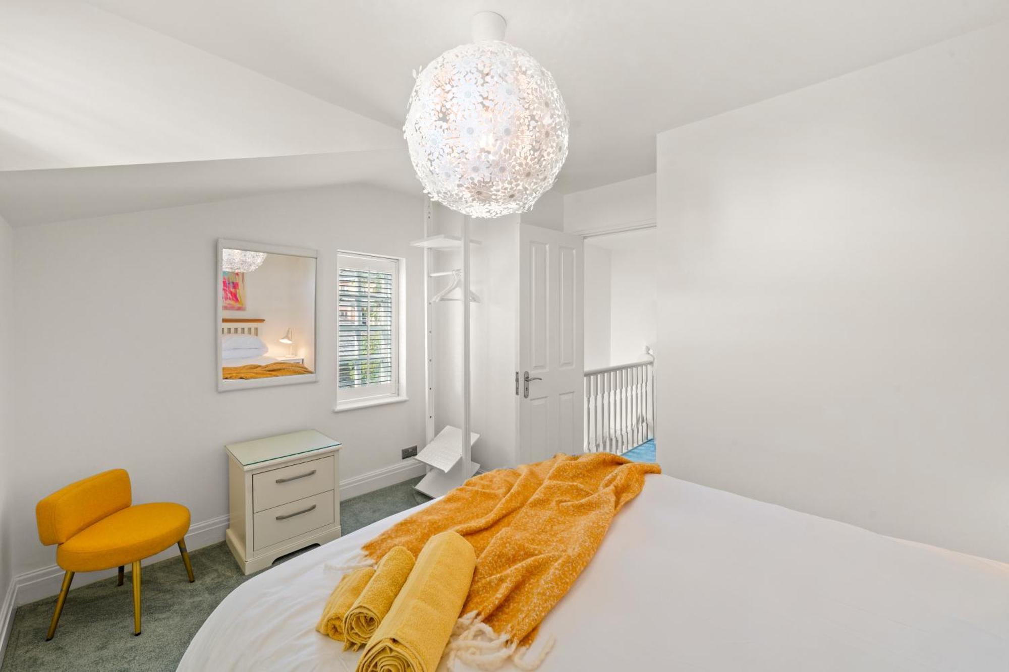3 Bedroom Mews Home - Clapham Common - Free Private Parking - Sleeps 5 - Newly Refurbished - Sweetpea & Pillow Properties London Eksteriør bilde
