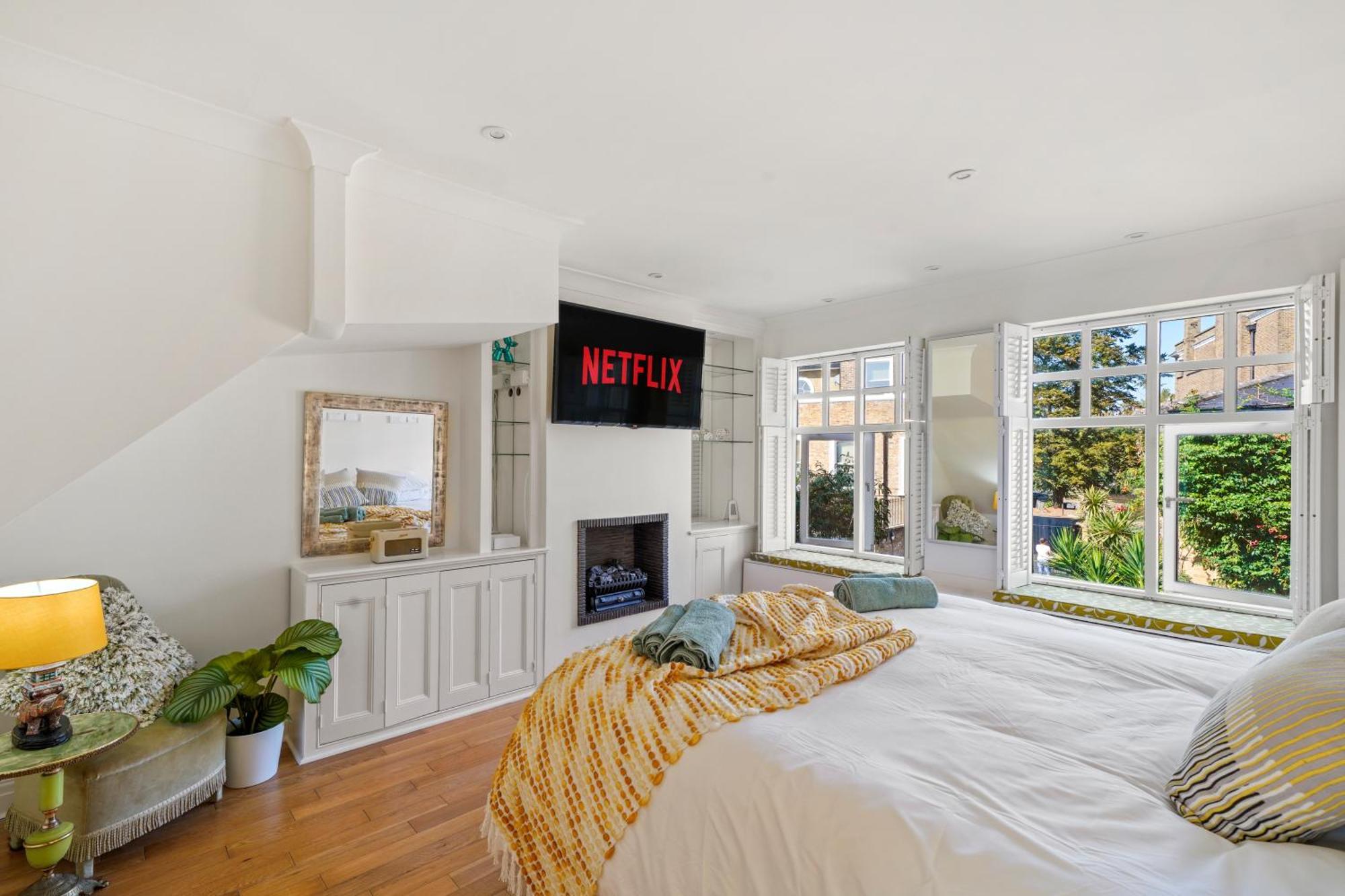 3 Bedroom Mews Home - Clapham Common - Free Private Parking - Sleeps 5 - Newly Refurbished - Sweetpea & Pillow Properties London Eksteriør bilde