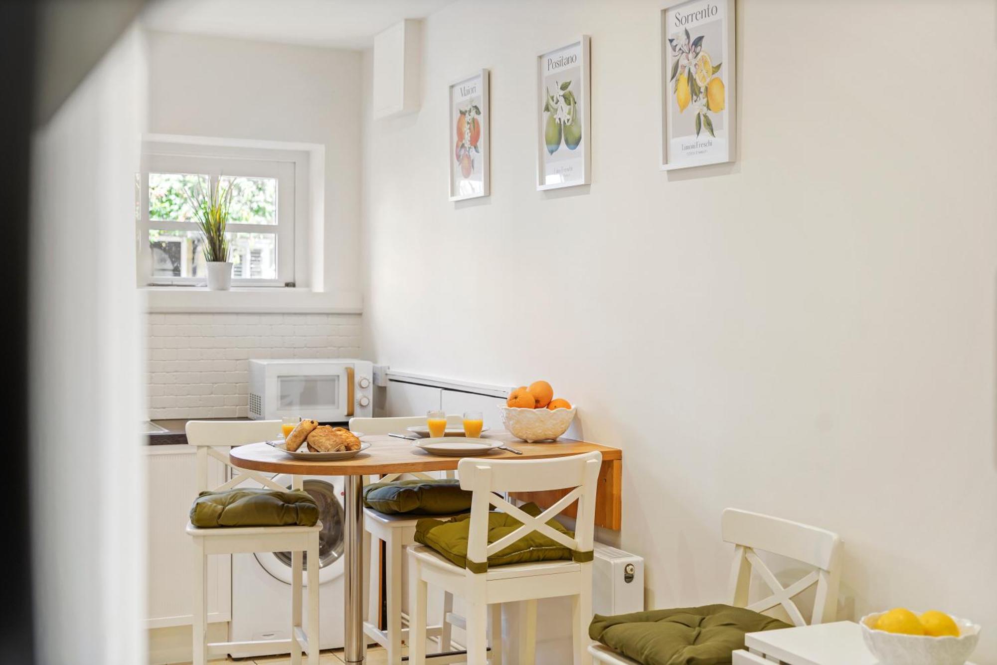 3 Bedroom Mews Home - Clapham Common - Free Private Parking - Sleeps 5 - Newly Refurbished - Sweetpea & Pillow Properties London Eksteriør bilde